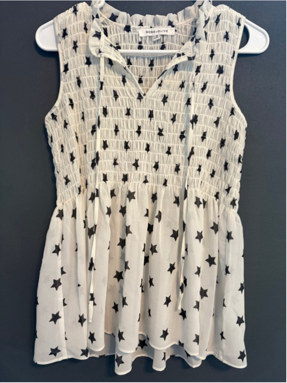 Women's ROSE+OLIVE White & Black Star Print Smocked Tank Top XS